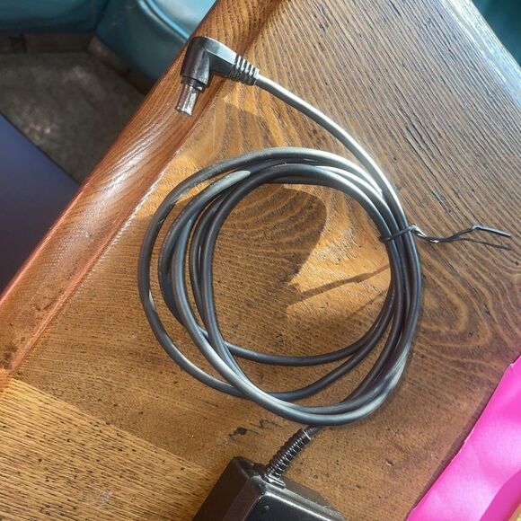 Genuine Sony VGP-AC19V11 92W 19.5V 4.7A Laptop AC Adapter Power Charger - Picture 3 of 4